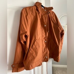 Gap spring coat, size XL. Never worn. Drawstring on bottom